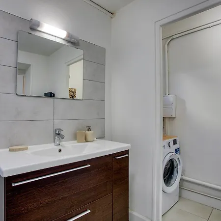 2 Pieces, Charmant, Central, Climatise,