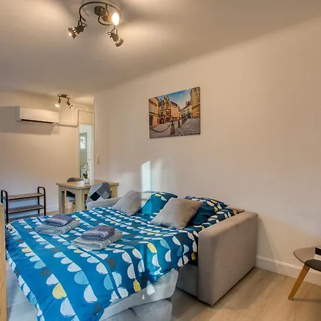 2 Pieces, Charmant, Central, Climatise,