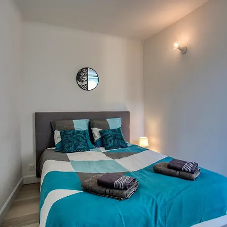 2 Pieces, Charmant, Central, Climatise,