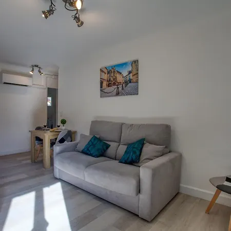 2 Pieces, Charmant, Central, Climatise, 
